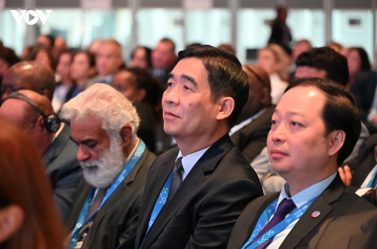imf-wb 2026 noi lo khung hoang 800 trieu viec lam cho gioi tre hinh anh 3