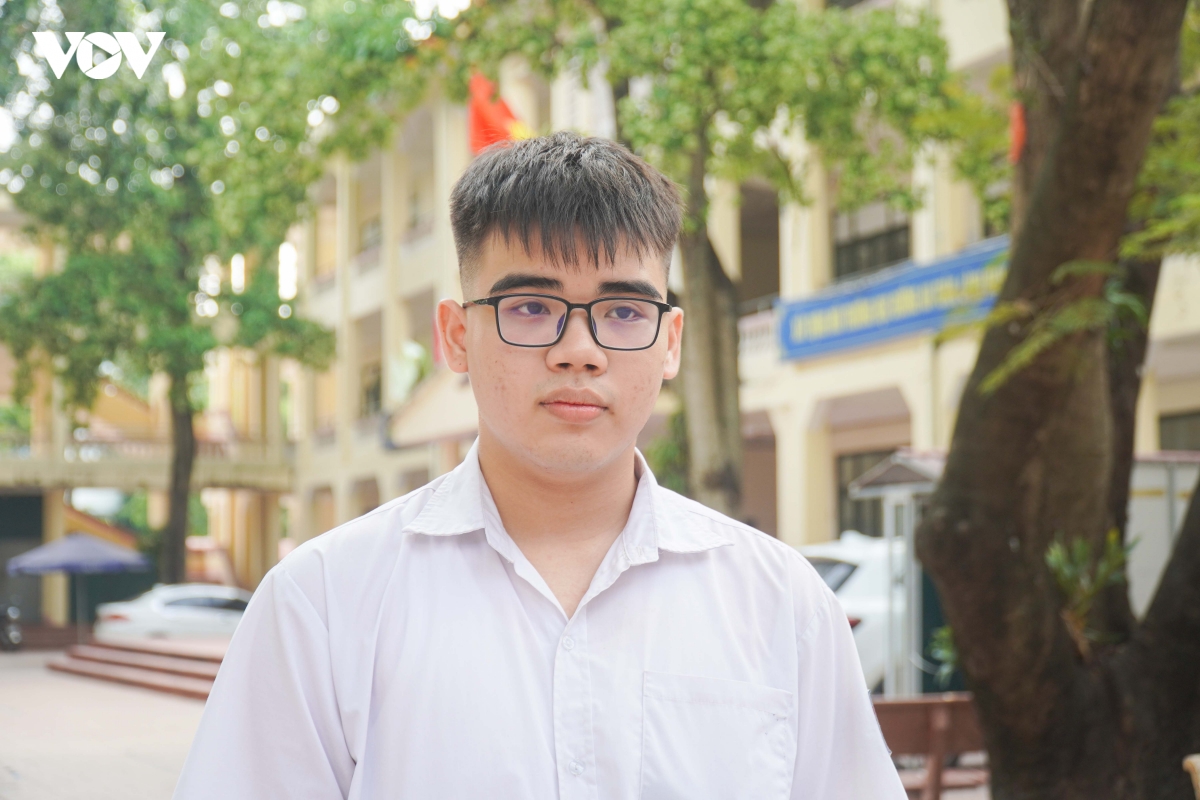 nam sinh lop 12 o bac ninh dung cam ngan chan hai doi tuong trom cho hinh anh 2