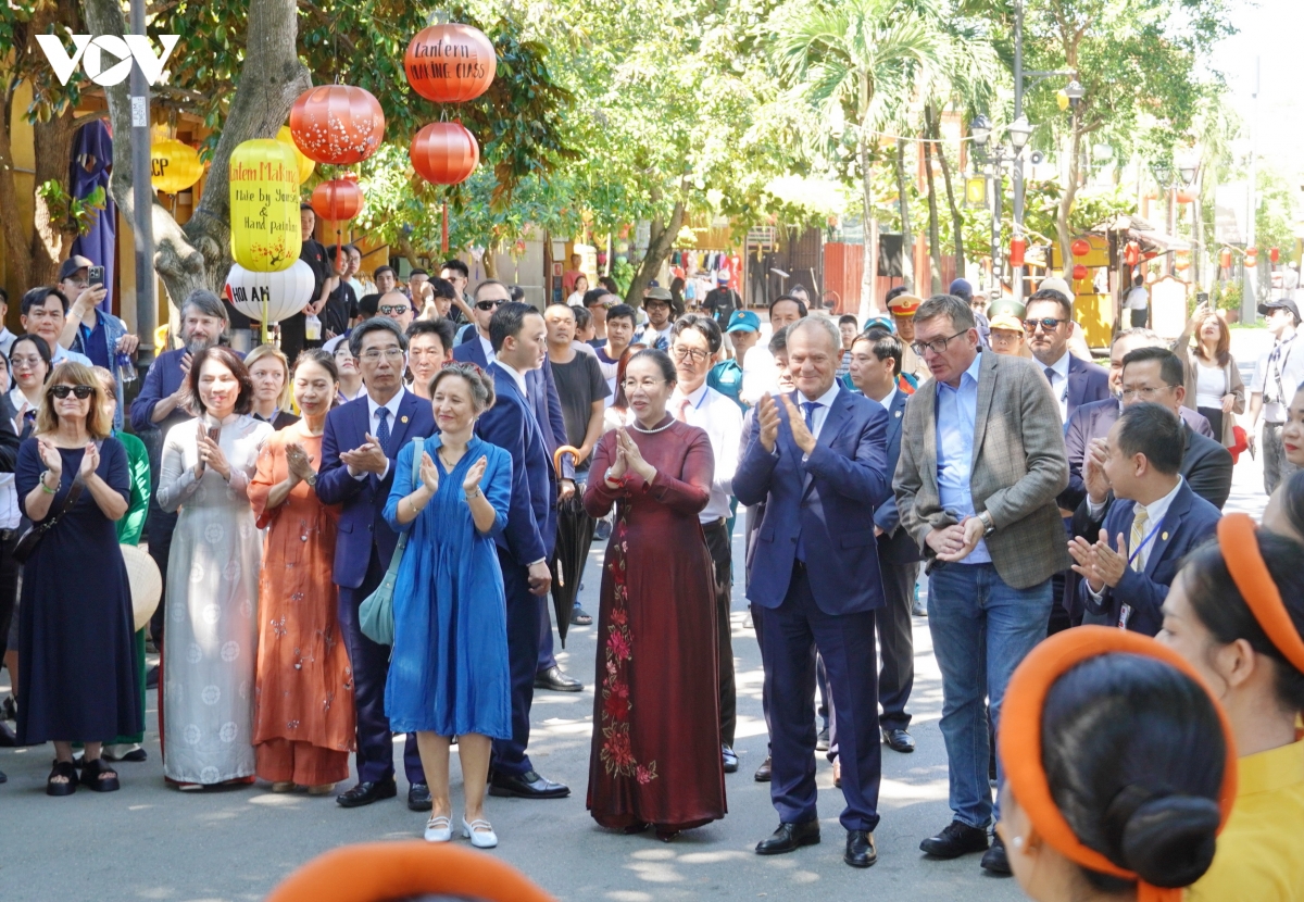 thu tuong cong hoa ba lan tham pho co hoi an hinh anh 7