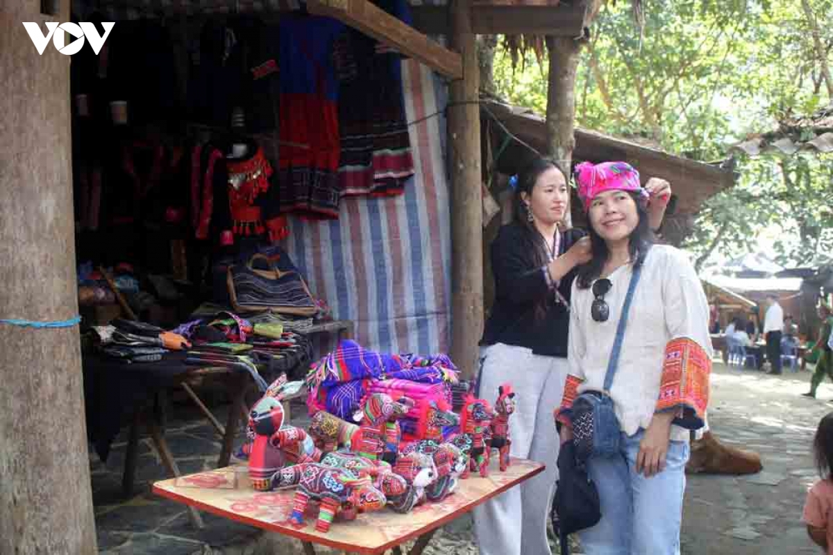 lai chau vao mua don khach, thuc day du lich tang truong hinh anh 5