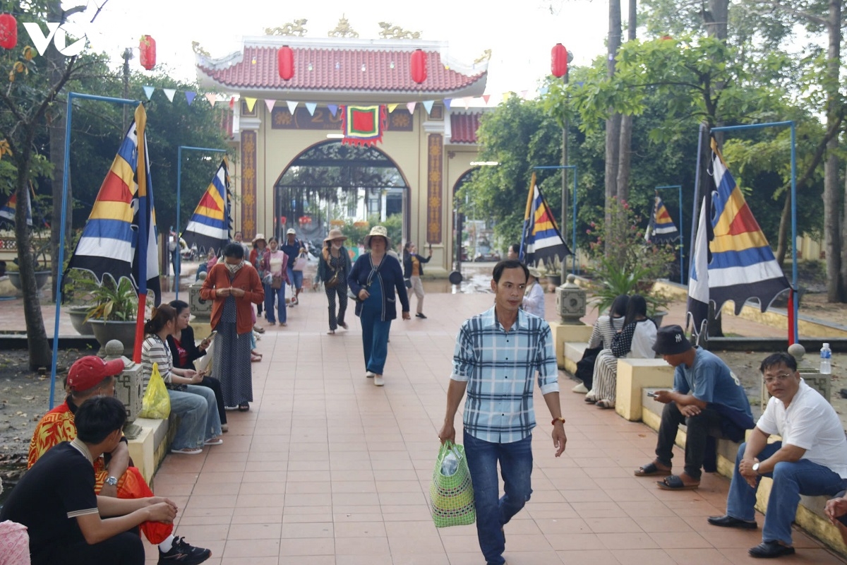 le hoi dinh thay thim mang dam net van hoa dan gian mien bien hinh anh 2