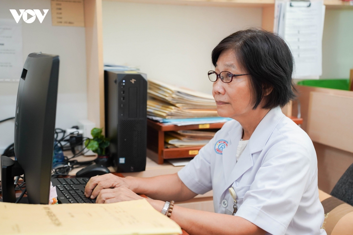 Nữ bác sĩ Việt được vinh danh vì hành trình nối dài sự sống