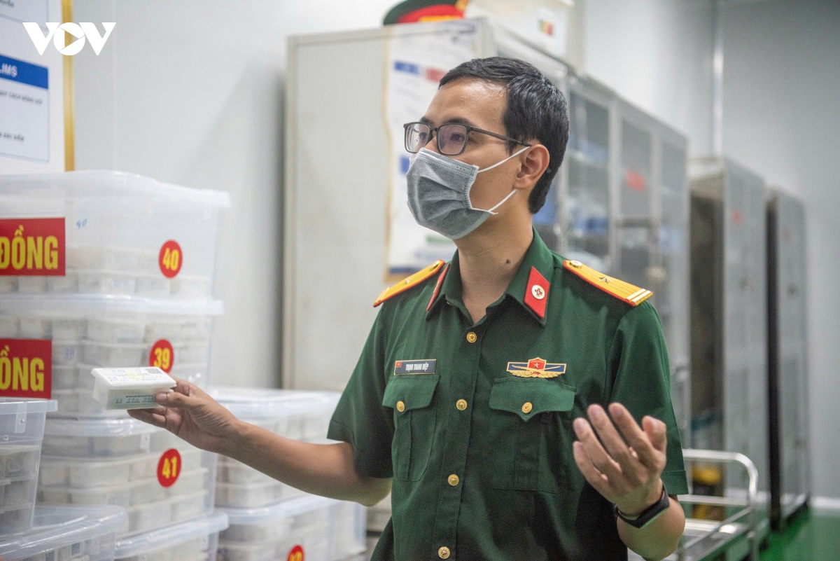 gian nan tim ten liet si tu nhung mau hai cot lau nam hinh anh 2