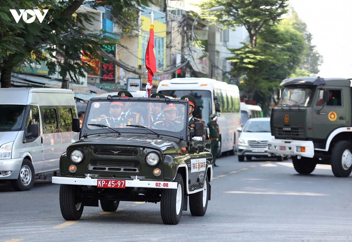 tong duyet le truy dieu, an tang 731 hai cot liet si tai cong vien le thi rieng hinh anh 12