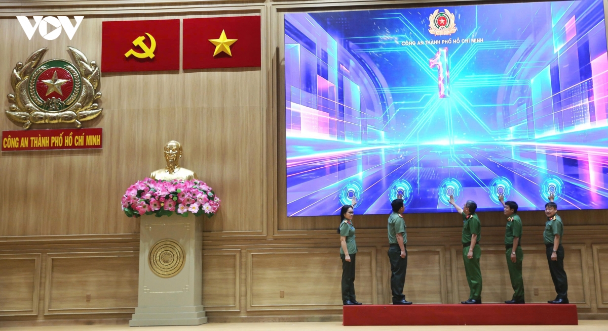 cong an tp.hcm ra mat to xu ly tin khan cap, dua tong dai 113 gan dan hon hinh anh 1
