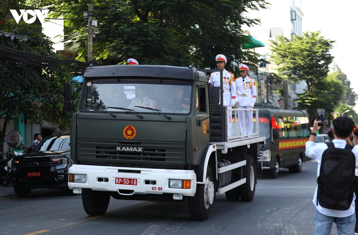 tong duyet le truy dieu, an tang 731 hai cot liet si tai cong vien le thi rieng hinh anh 13