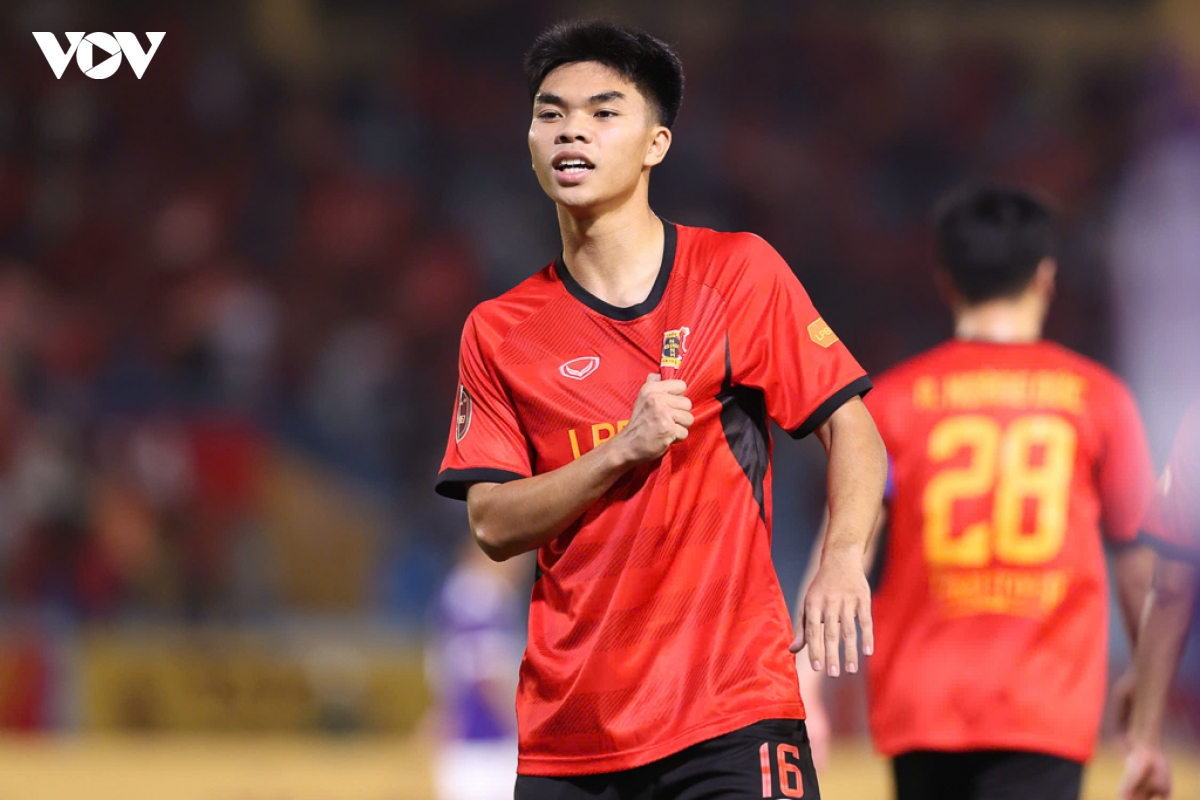 cau thu viet kieu toa sang, ha noi fc thang day cam xuc truoc ninh binh hinh anh 4