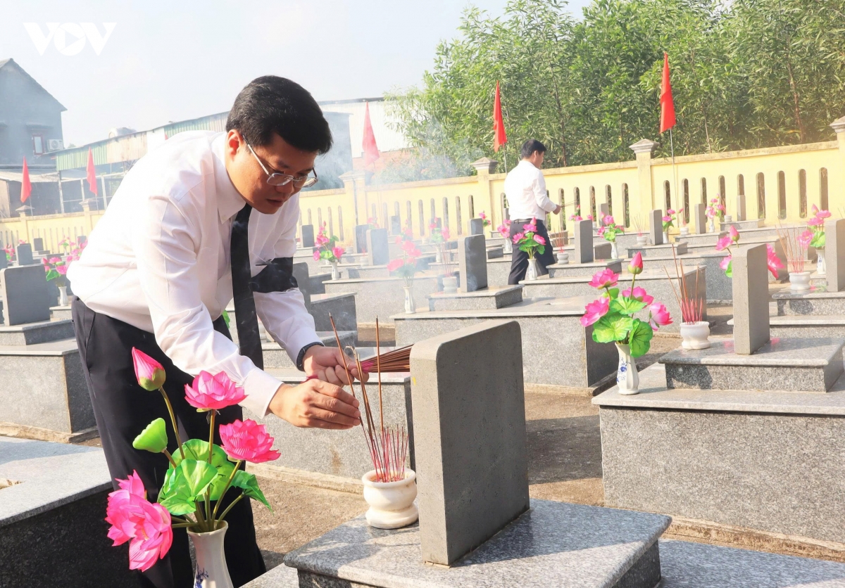 truy dieu, an tang 12 hai cot liet si tai quang ngai hinh anh 6
