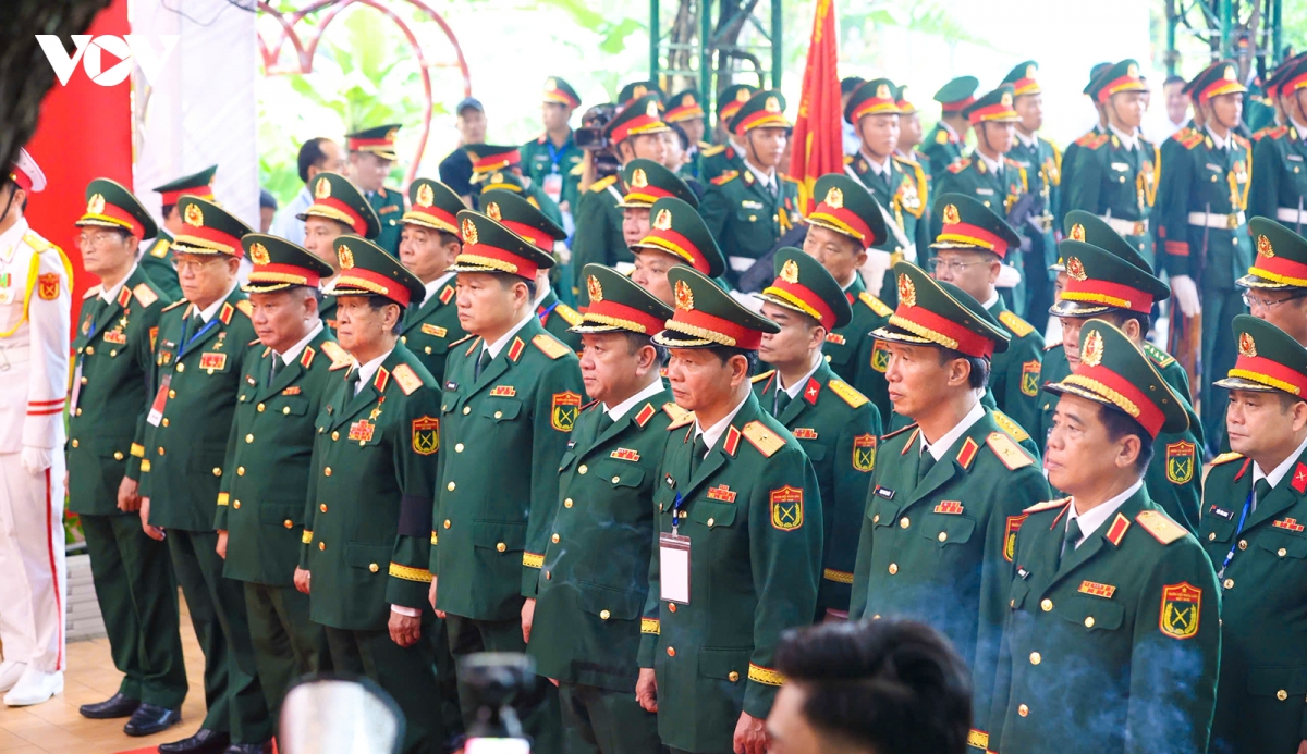 toan canh le vieng, truy dieu va an tang hai cot liet si o cong vien le thi rieng hinh anh 5