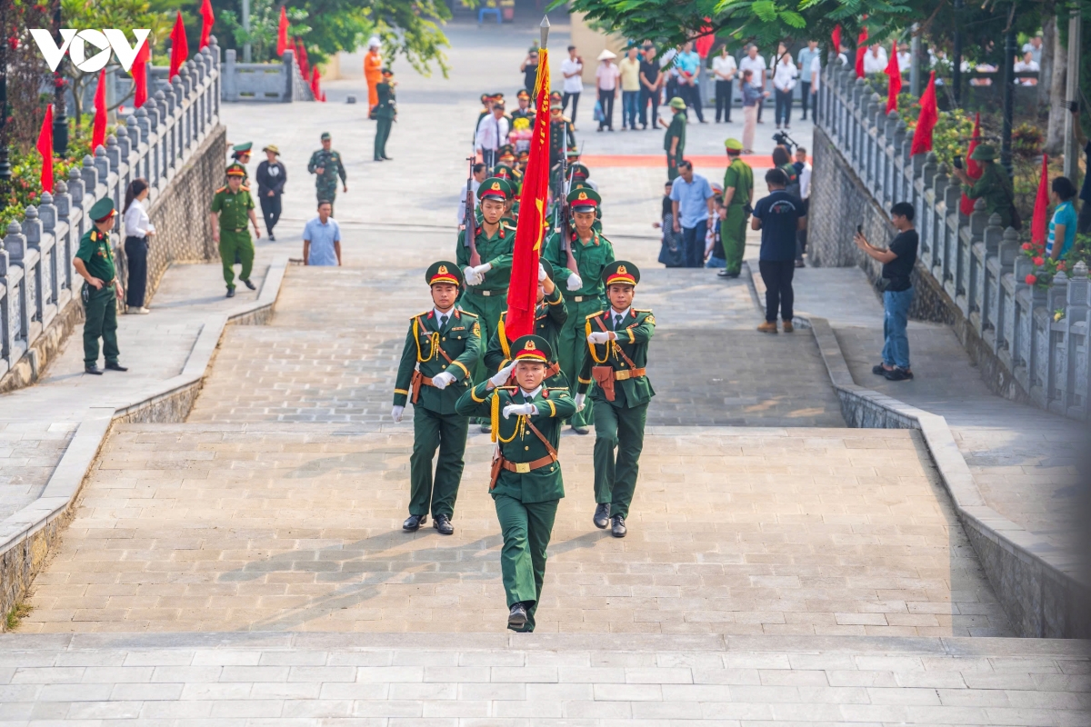 noi an nghi cua 93 hai cot liet si tai nghia trang liet si vi xuyen hinh anh 7