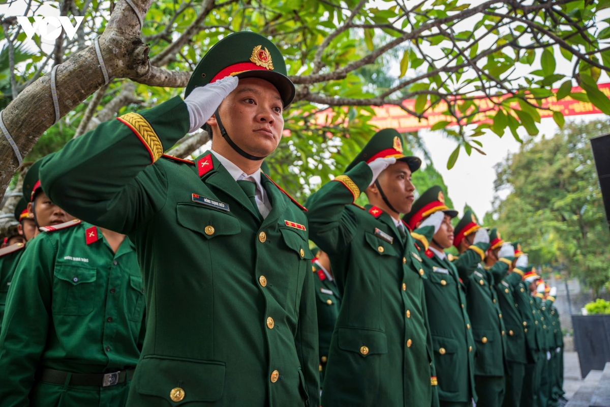 noi an nghi cua 93 hai cot liet si tai nghia trang liet si vi xuyen hinh anh 6