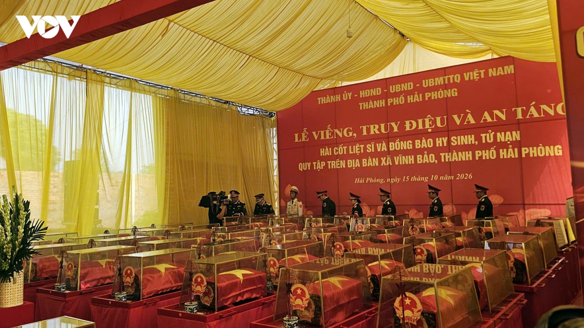 xuc dong le truy dieu, an tang hai cot liet si tai hai phong, can tho va tuyen quang hinh anh 24