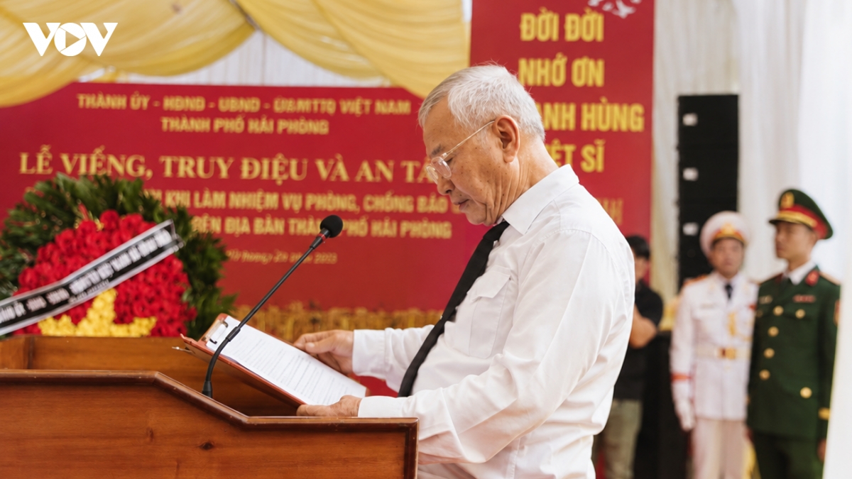 xuc dong le truy dieu, an tang hai cot liet si tai hai phong, can tho va tuyen quang hinh anh 44