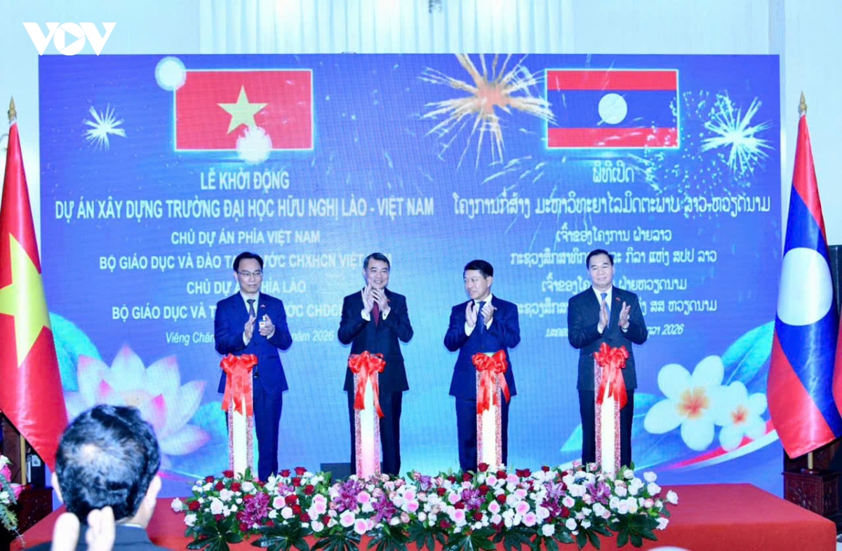 hai-thu-tuong-du-le-khoi-dong-xay-dung-truong-dai-hoc-huu-nghi-lao-viet-nam.jpg
