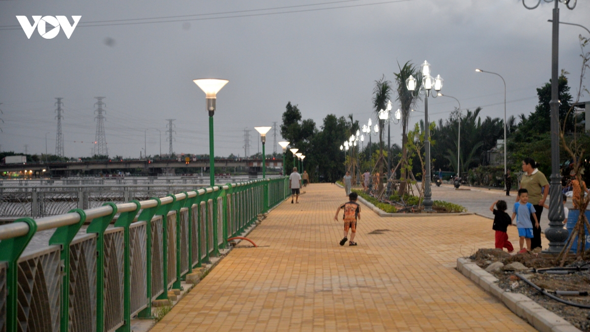 hang ngan cong nhan dua toc do dua du an chong ngap 10.000 ty ve dich hinh anh 1
