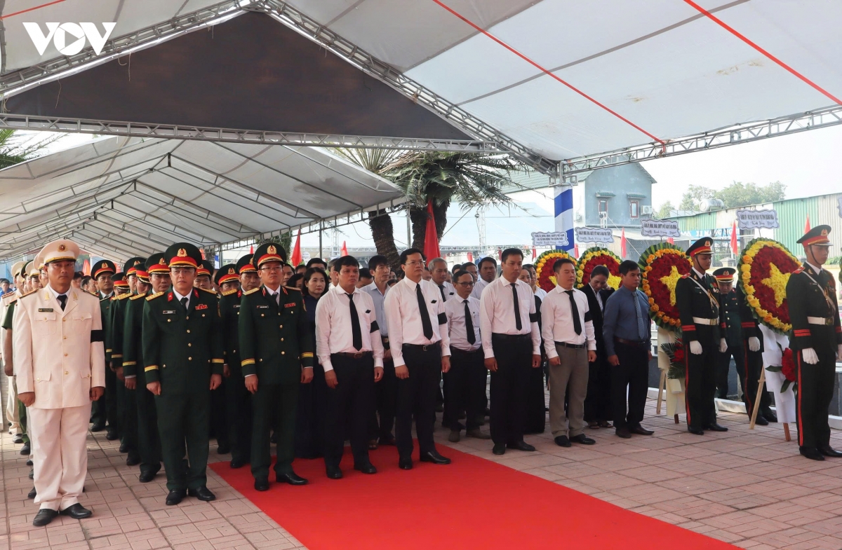 truy dieu, an tang 12 hai cot liet si tai quang ngai hinh anh 2