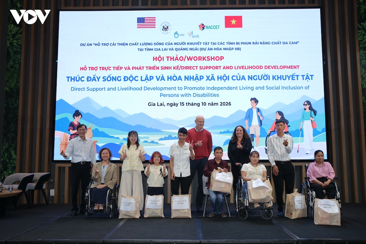chinh phu hoa ky ho tro nguoi khuyet tat o gia lai va quang ngai hinh anh 2