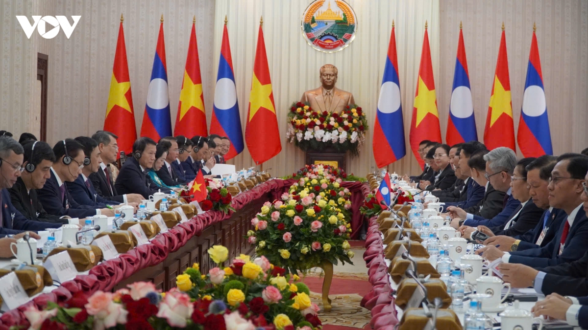 Thủ tướng Lê Minh Hưng Hội đàm Thủ tướng Lào Saleumxay Kommasith