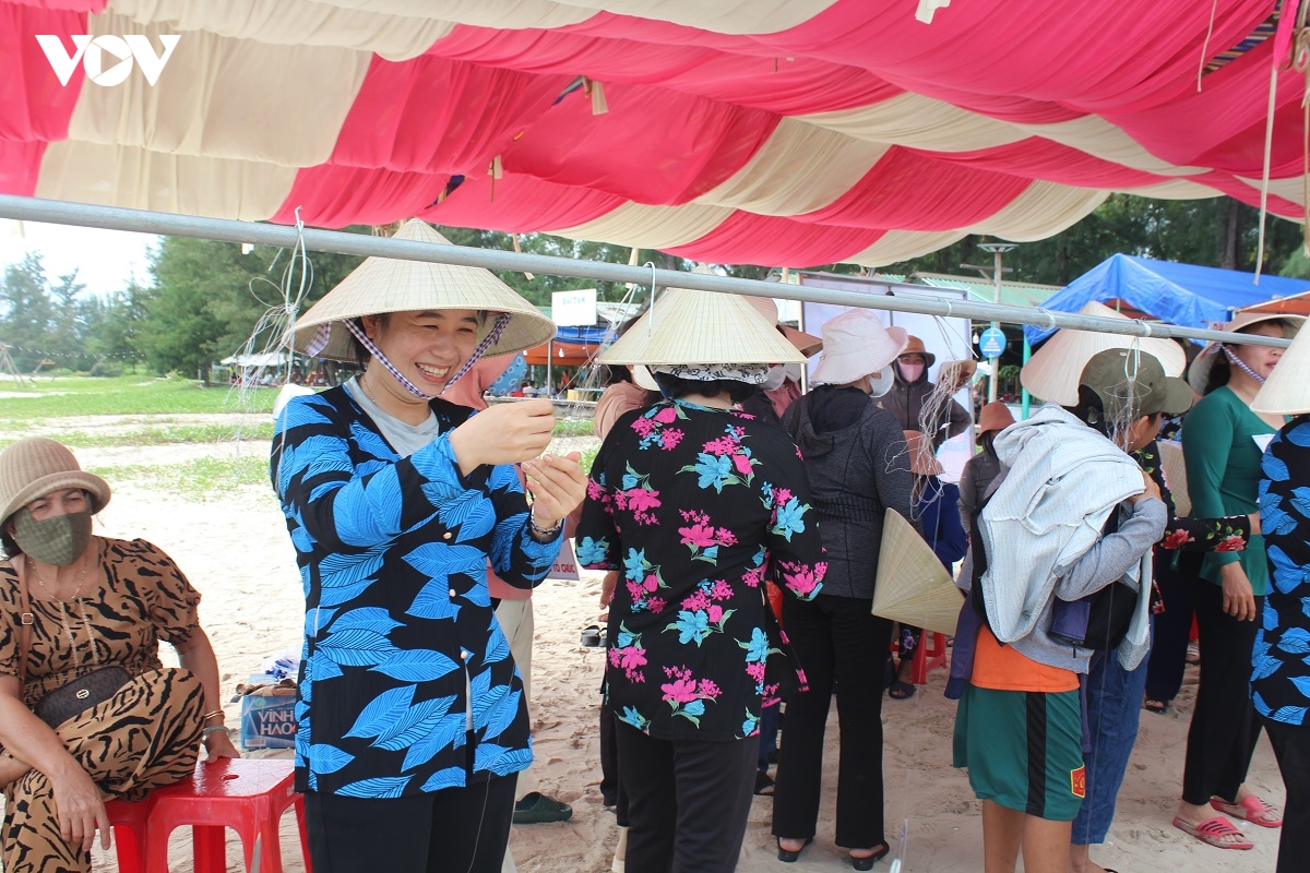 le hoi dinh thay thim mang dam net van hoa dan gian mien bien hinh anh 3
