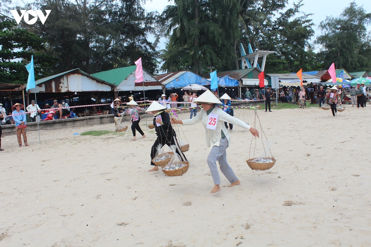 le hoi dinh thay thim mang dam net van hoa dan gian mien bien hinh anh 4