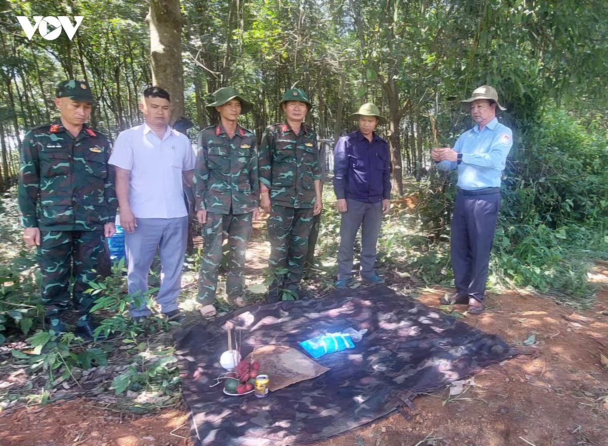 Doi k52 quy tap 2 hai cot liet si tai ia dom, gia lai hinh anh 1