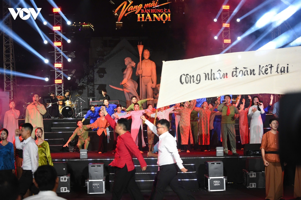 chiem nguong man phao hoa ruc ro mung 72 nam giai phong thu do hinh anh 16