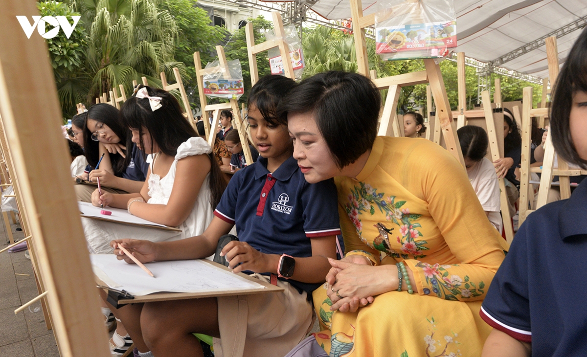 hanoi through the eyes of vietnamese and international children picture 2