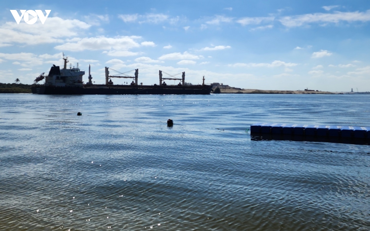 luong tau container di qua kenh dao suez tang manh hinh anh 1