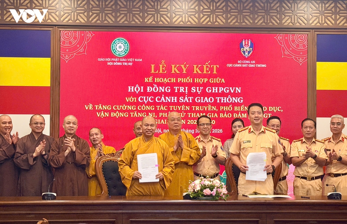 hon 1,17 trieu tang ni, phat tu duoc tuyen truyen phap luat ve giao thong hinh anh 4