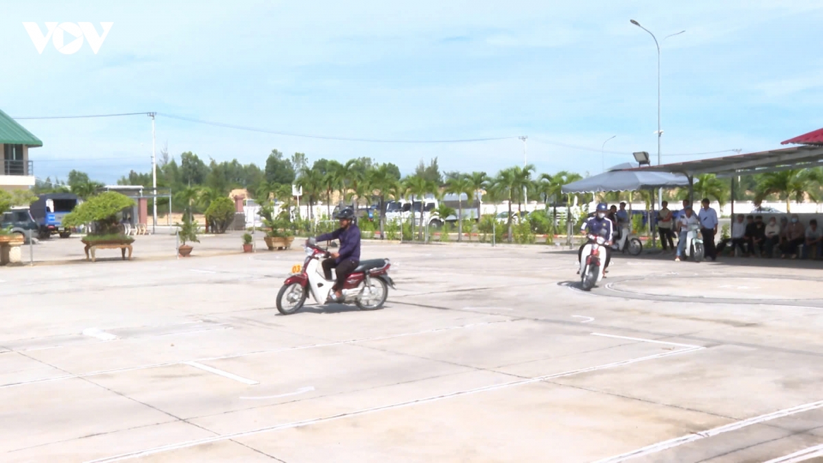 go rao can de nguoi dan vung kho co giay phep lai xe hinh anh 2