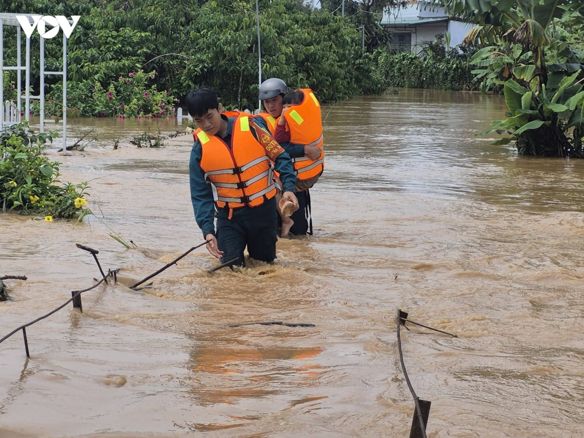 Lâm Đồng: Mưa lớn gây ngập nhiều nơi, hơn 40 hộ dân phải di dời