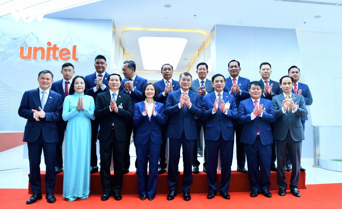 Thủ tướng: Unitel tiên phong công nghệ mới, đồng hành cùng sự phát triển của Lào