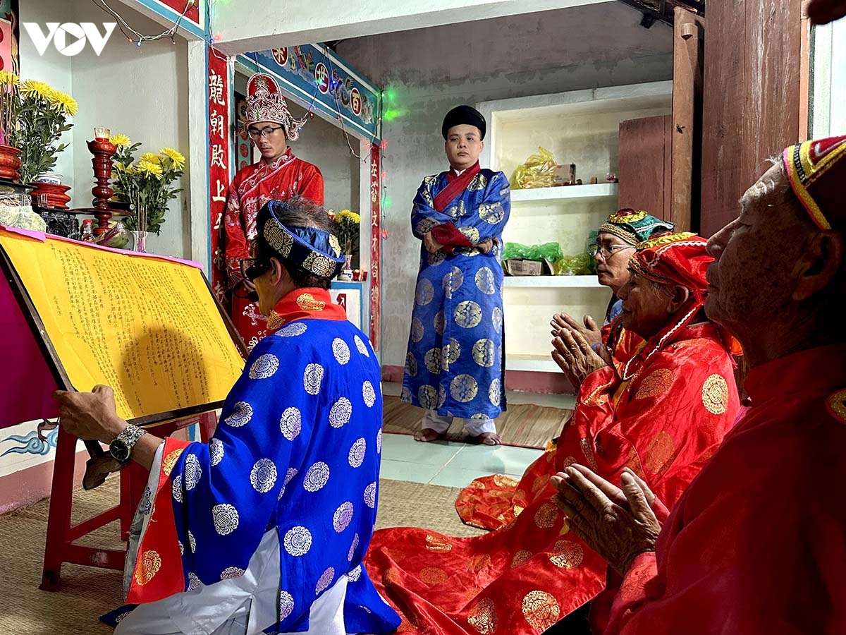 Dak lak bao ton di san ba lang Ong o lang lo gan voi phat trien du lich hinh anh 1