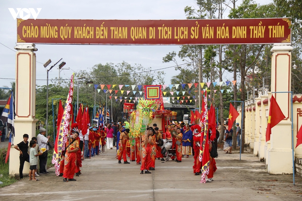 le hoi dinh thay thim mang dam net van hoa dan gian mien bien hinh anh 1
