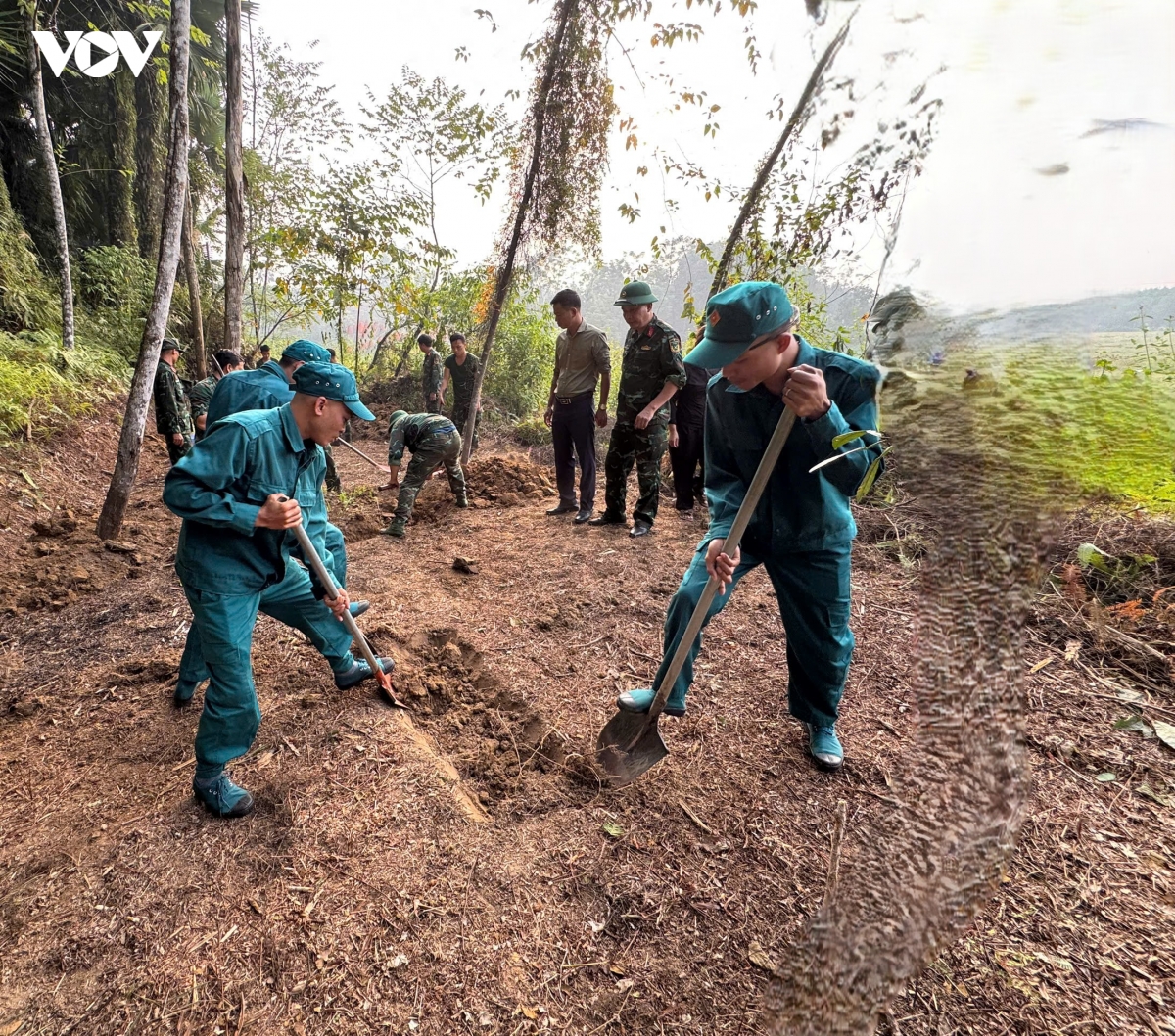 lao cai cat boc 3 mo liet si chua xac dinh duoc danh tinh tai phuong Au lau hinh anh 1