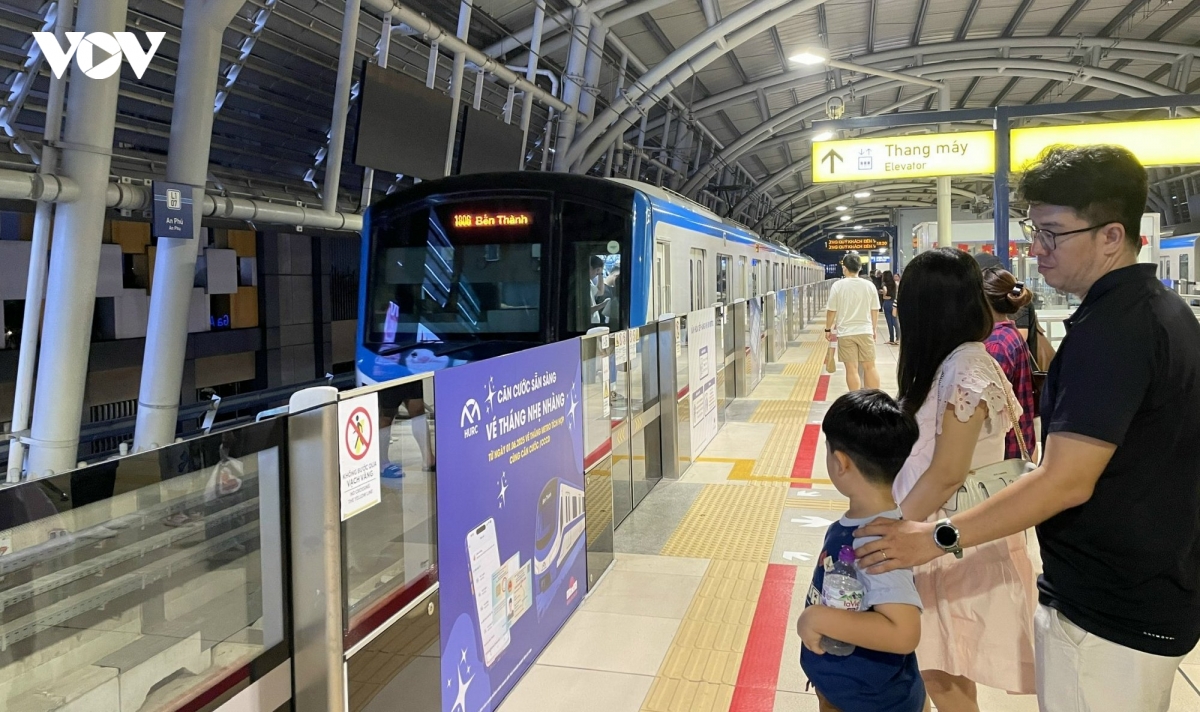 Metro số 1 TP.HCM bị gián đoạn hoạt động gần 1 giờ do sự cố mất điện