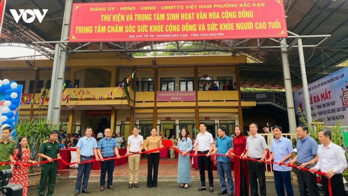 niem vui tu mo hinh y te 2 trong 1 cho nguoi cao tuoi hinh anh 1