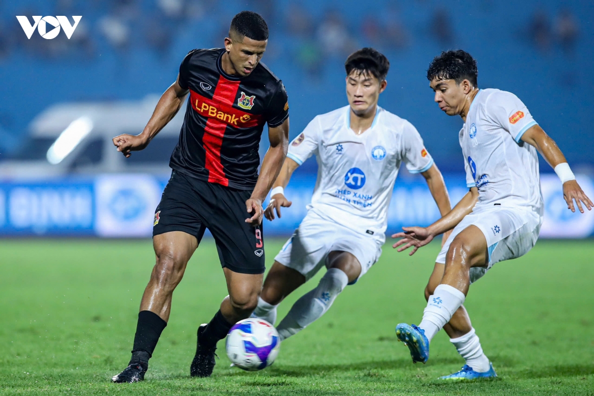 v-league va bong da chuyen nghiep nen tang de nang tam doi tuyen viet nam hinh anh 3