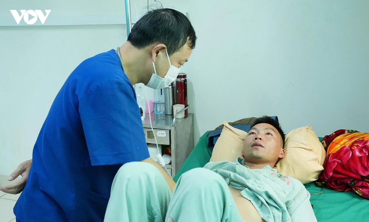 Cứu sống 4 người ngộ độc sau khi ăn nấm rừng ở Lai Châu