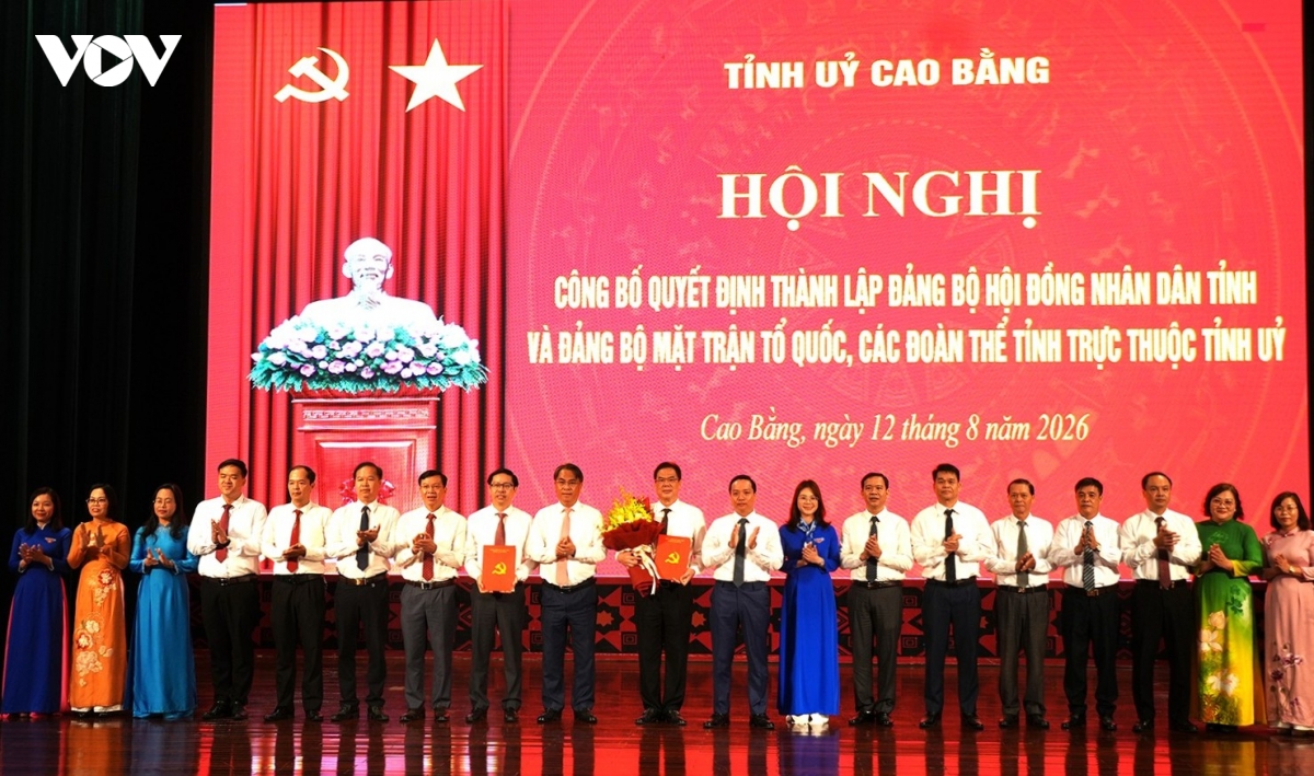 cao bang bao ve can bo dam doi moi vi loi ich chung hinh anh 3