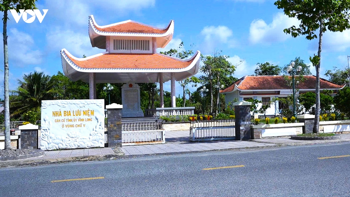 phat huy gia tri lich su, van hoa vung can cu chu v hinh anh 2