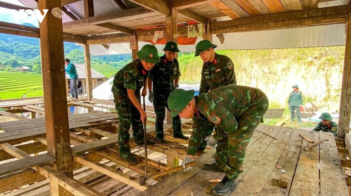 thai nguyen tap trung thao go kho khan trong xoa nha tam, nha dot nat hinh anh 3