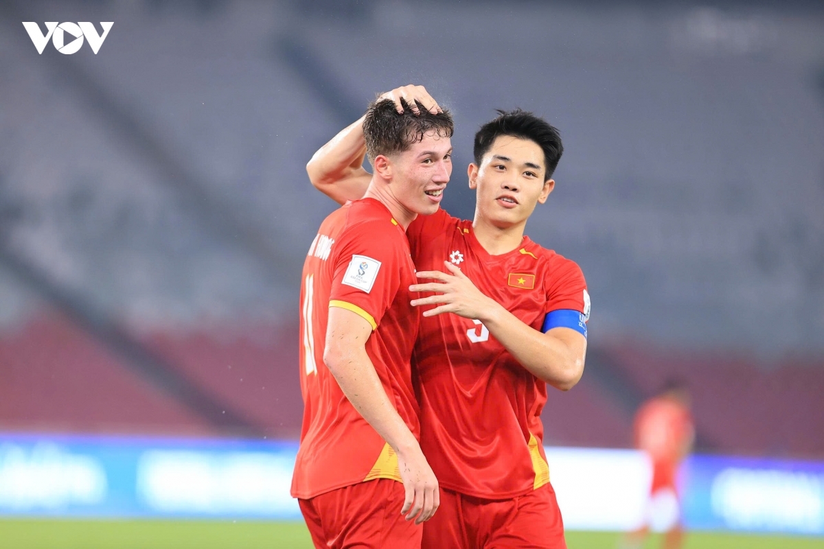nhan dinh Dt viet nam vs Dt malaysia Diem tua lich su hinh anh 2