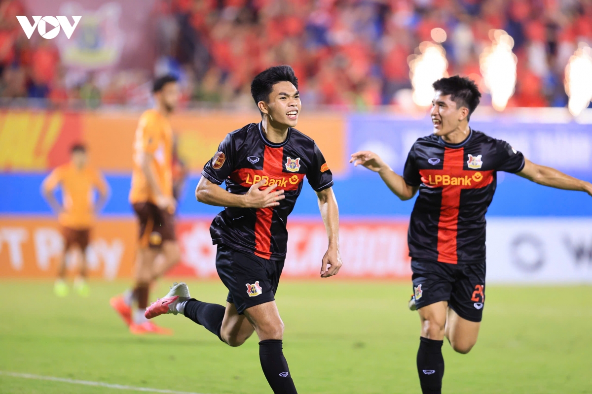 vong 5 v-league 2026 27 Dua ngoi dau cang thang, ha noi fc tang toc hinh anh 2