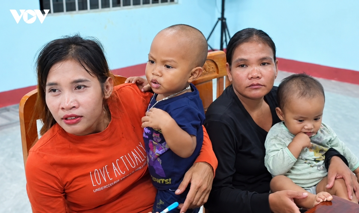 sang den lop hoc dem giua dai ngan, nguoi ma lieng quyet tim con chu hinh anh 2