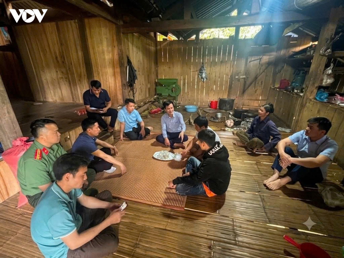 7 hoc sinh co nguy co bo hoc o xuan lac da tro lai truong hinh anh 2