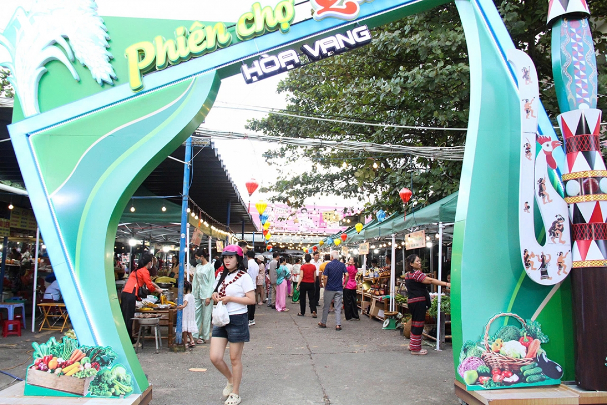 phien cho que hoa vang ket noi tieu thu nong san vung cao Da nang hinh anh 1