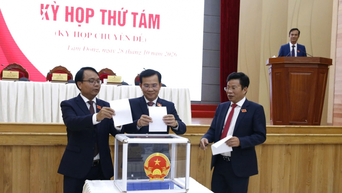 Ong nguyen ba Ut duoc bau giu chuc pho chu tich ubnd tinh lam Dong hinh anh 1