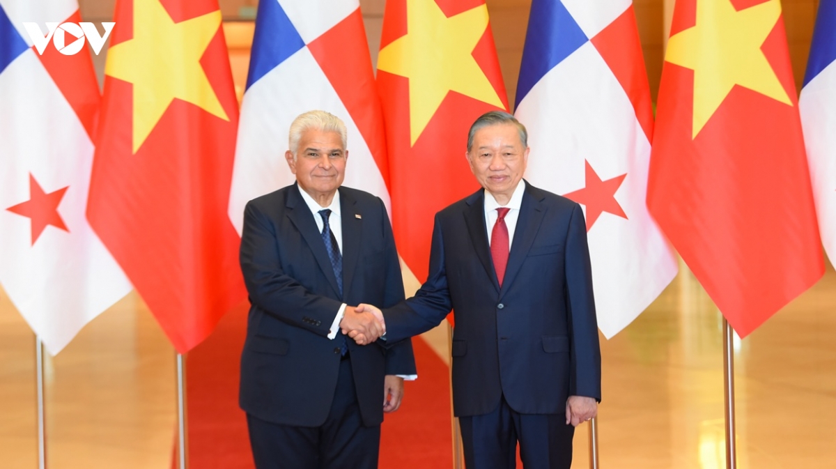 Toàn cảnh lễ đón trọng thể Tổng thống Panama và Phu nhân thăm chính thức Việt Nam