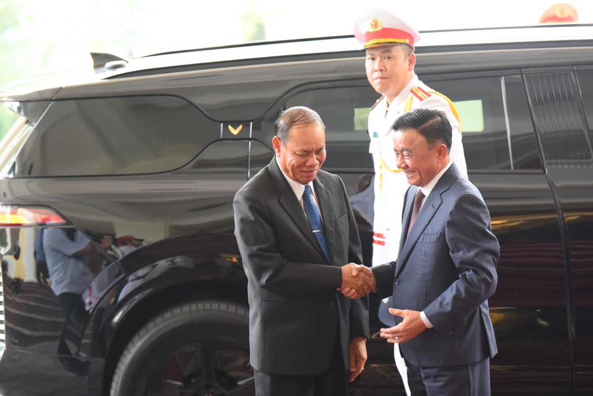 thuong truc ban bi thu tran cam tu chu tri le don thuong truc ban bi thu lao hinh anh 1